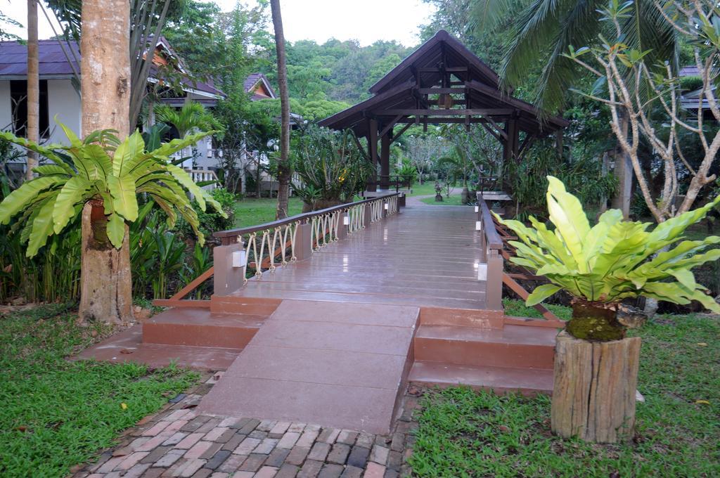 Clean Beach Resort Ko Lanta Extérieur photo