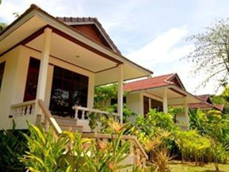 Clean Beach Resort Ko Lanta Extérieur photo