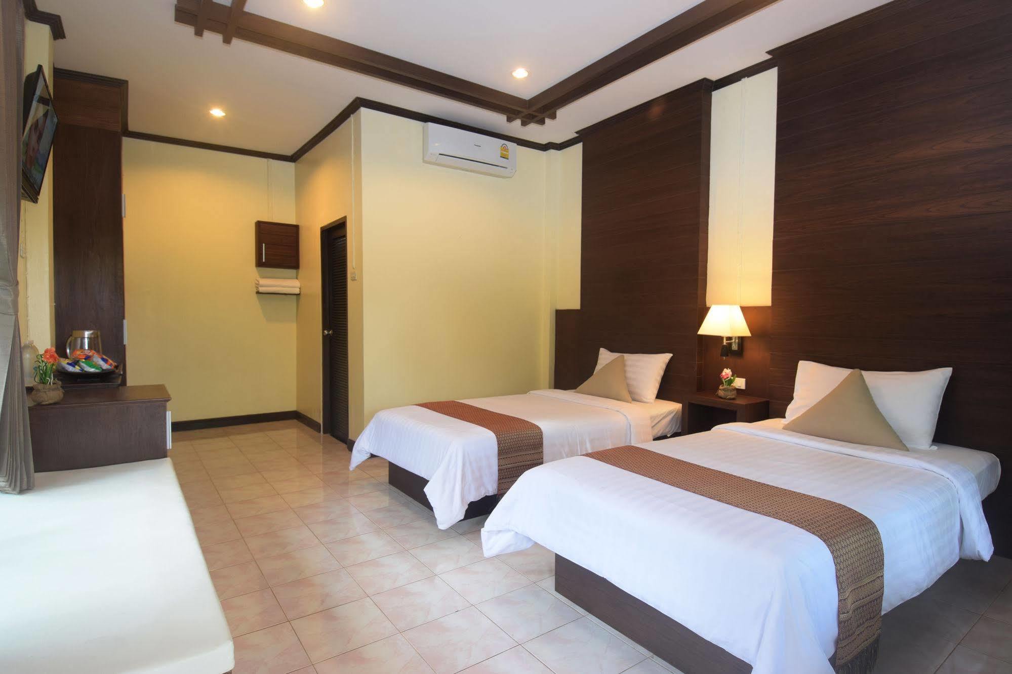 Clean Beach Resort Ko Lanta Extérieur photo