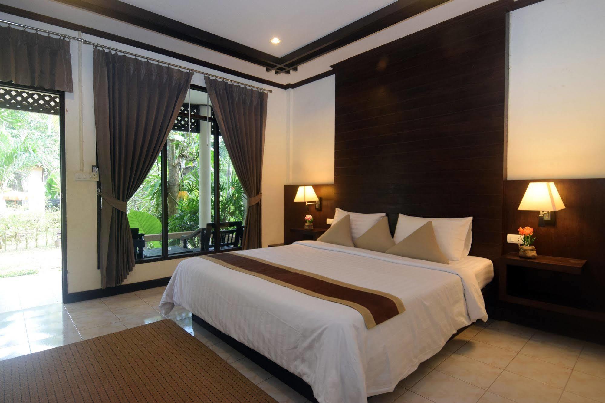 Clean Beach Resort Ko Lanta Extérieur photo